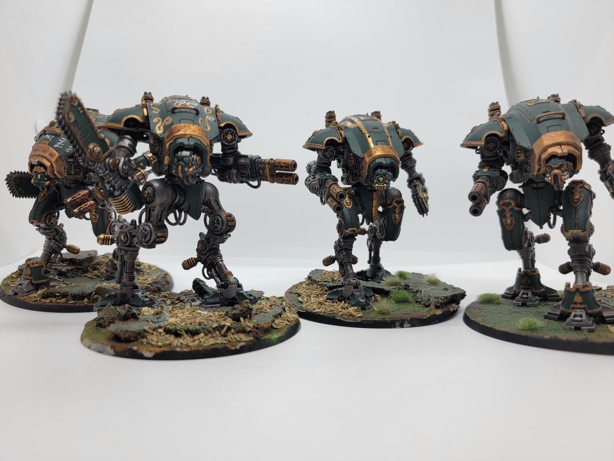 NatesPaints's tweet photo. Joining him battle are his loyal Armiger hunting pack.

Customizing these guys were a blast and they certainly make great backup dancers for the big guy.

#Warmongers #warhammercommunity #warhammer40k #paintingwarhammer #imperialknights https://t.co/jd84kAZVl9