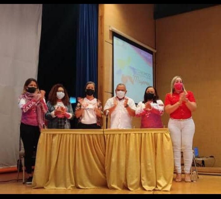 #ProducciónComunal El Municipio Urdaneta dijo presente en el Cierre del CONGRESO VENEZOLANO DE LAS MUJERES Capitulo LARA,  encabezado por la primera Combatiente Rita de Al Chaer y en apoyo de nuestro Alcalde <a href="/HAMADCHAER/">HAMAD AL CHAER PSUV</a>   #UrdanetaProductiva <a href="/AdolfoP_Oficial/">Adolfo Pereira Gobernador</a>