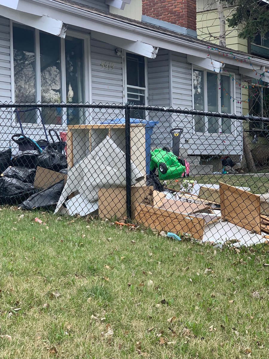 rickt1959's tweet photo. Am I the only one who’s bothered by the garbage in this Rundlehorn Dr. property. It’s been in this state for months. Isn’t there a bylaw?  I don’t normally complain, but c’mon @311calgary @PineridgeYYC @chabot4calgary https://t.co/UUQ0ObO7l9