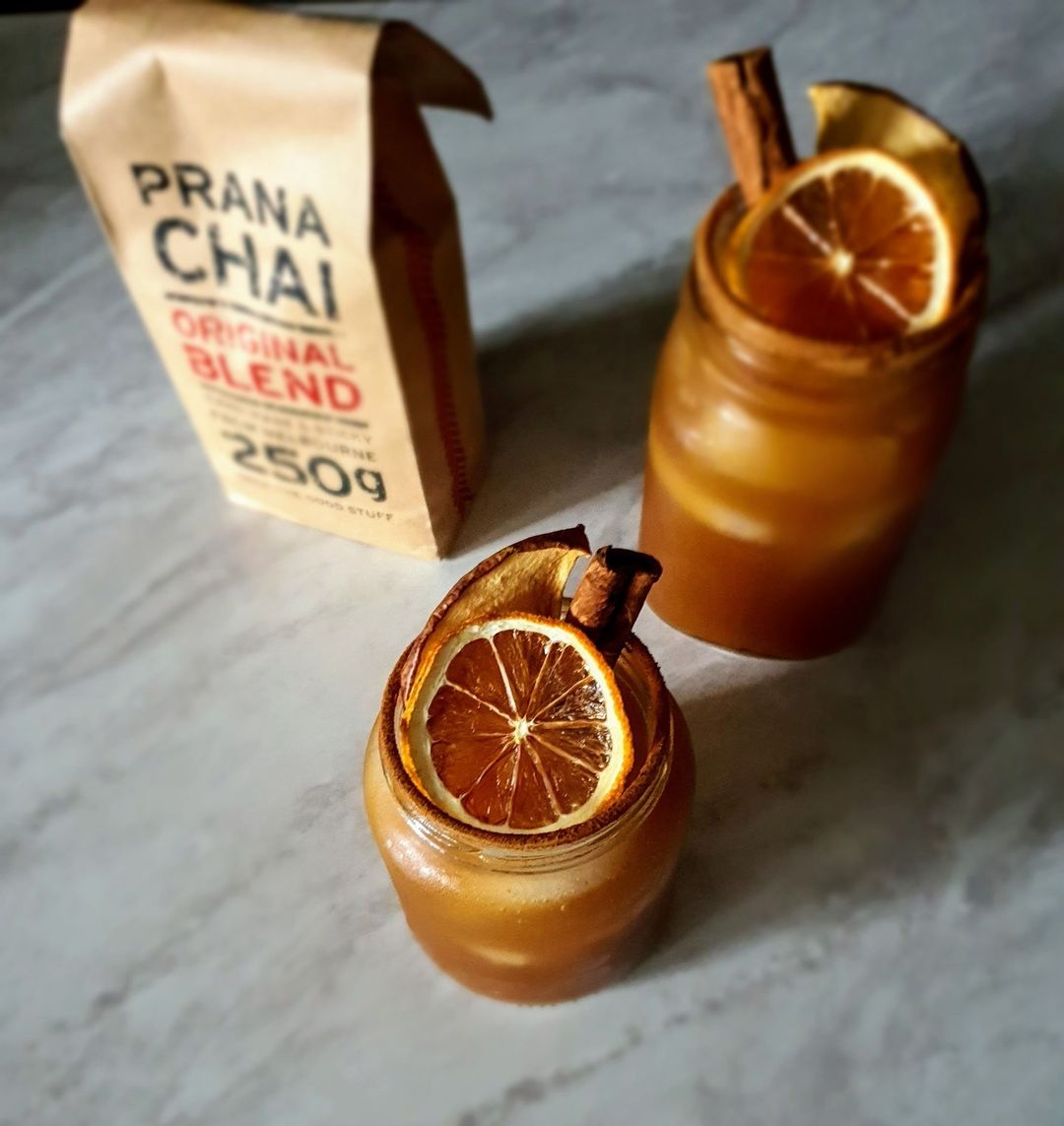 PranaChai's tweet photo. Make your own #spicy and #refreshing #apple #soda with #OnlyTheGoodStuff, for any #occasion! 
​
​You can also add a #shot of #gin or #vodka to take it up a #boozy notch😉
​
​Find the #recipe here👇  https://t.co/8dFGIUbVTL https://t.co/1nIhqkEUZN