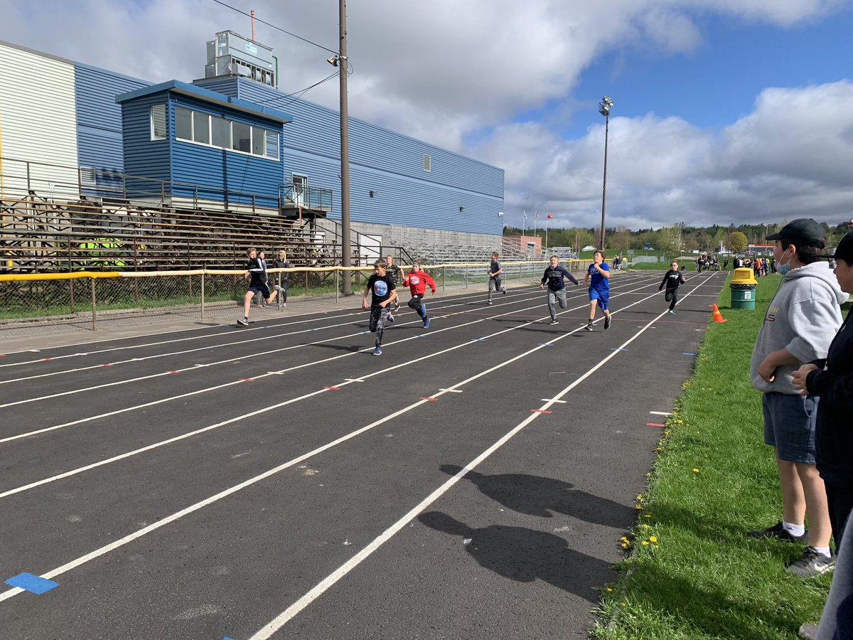 QueenEPublic's tweet photo. Track and Field!  It’s happening!!! ❤️💗 https://t.co/vEQXvYC1PX