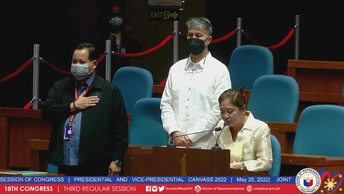 LOOK: Assistant Minority Leader Rep. <a href="/ArleneBrosas/">Arlene Brosas</a> leads the invocation in today's regular session of the House of Representatives. 

"Diyos ng kapayapaan, balutin mo kami ng liwanag sa gitna ng patuloy na ligalig, at kadilimang namamayagpag sa aming bansa."
