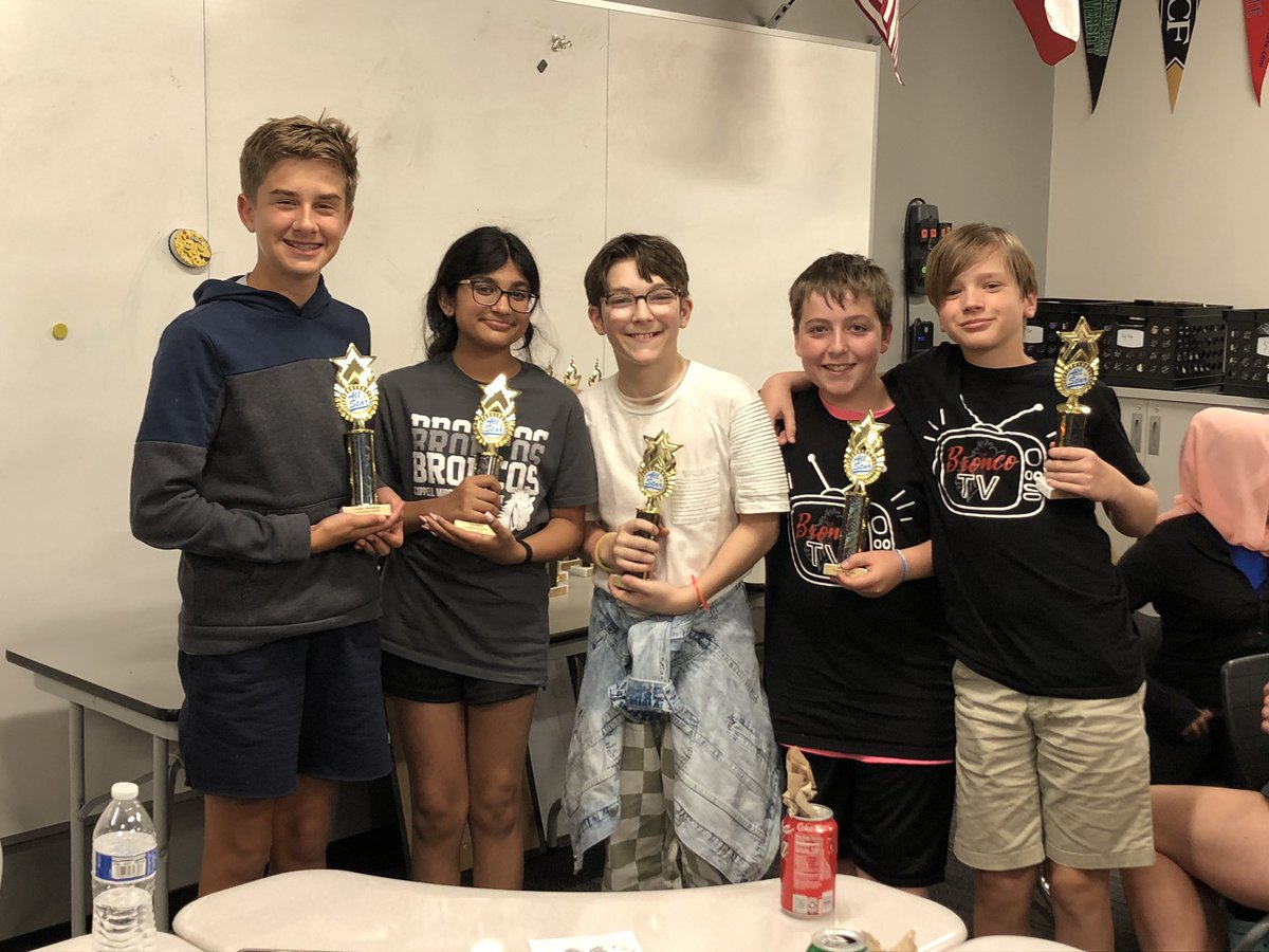 ShaunaBlair's tweet photo. We honored these AMAZING Bronco TV and Stampede yearbook students today! They worked so hard all year long! My adviser and teacher heart is so full! #eastunity https://t.co/5jwIUSzSEU