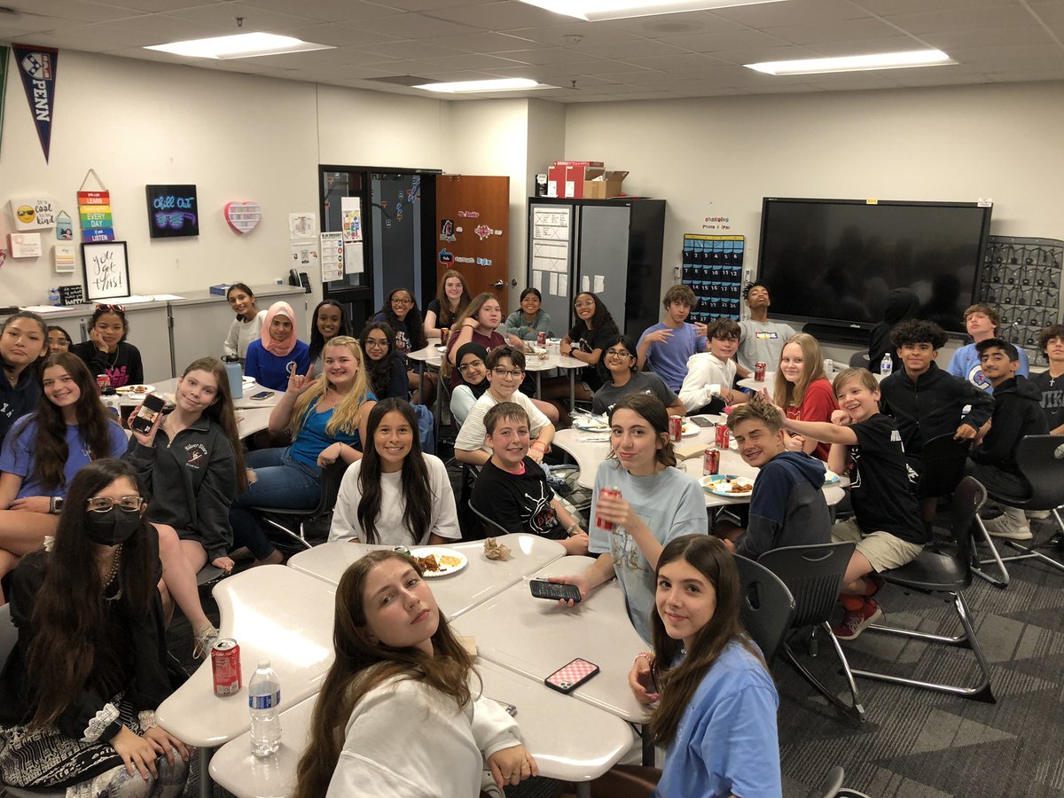 ShaunaBlair's tweet photo. We honored these AMAZING Bronco TV and Stampede yearbook students today! They worked so hard all year long! My adviser and teacher heart is so full! #eastunity https://t.co/5jwIUSzSEU