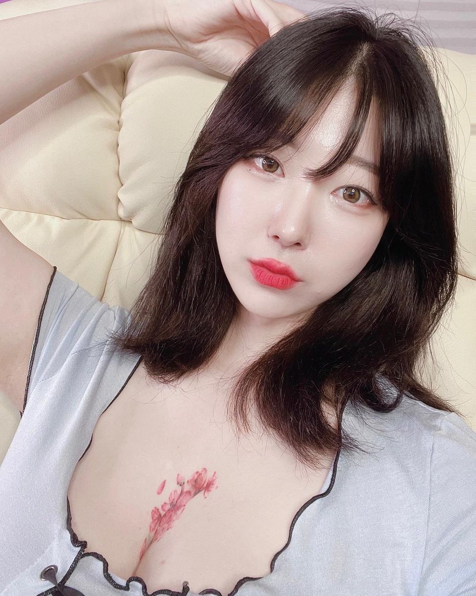 eeeee_umi's tweet photo. 🙈🙈🙈

#육덕 #글래머 #가슴 #수원 #만남 
#일탈 #야노 #암캐 #맘눌뎀 #맘눌피 #능욕 https://t.co/F3CnAQSI8i