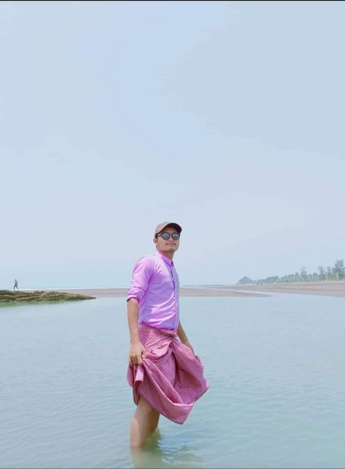 HtunLin66072305's tweet photo. တခါတလေ မွမ်းကျပ်မူတွေရှိနေပေမဲ့
ရင်ဖွင့်ပြီး စကားပြောတာကို နားထောင်ပေးမဲ့သူကမရှိ https://t.co/4UEIgOwRG4