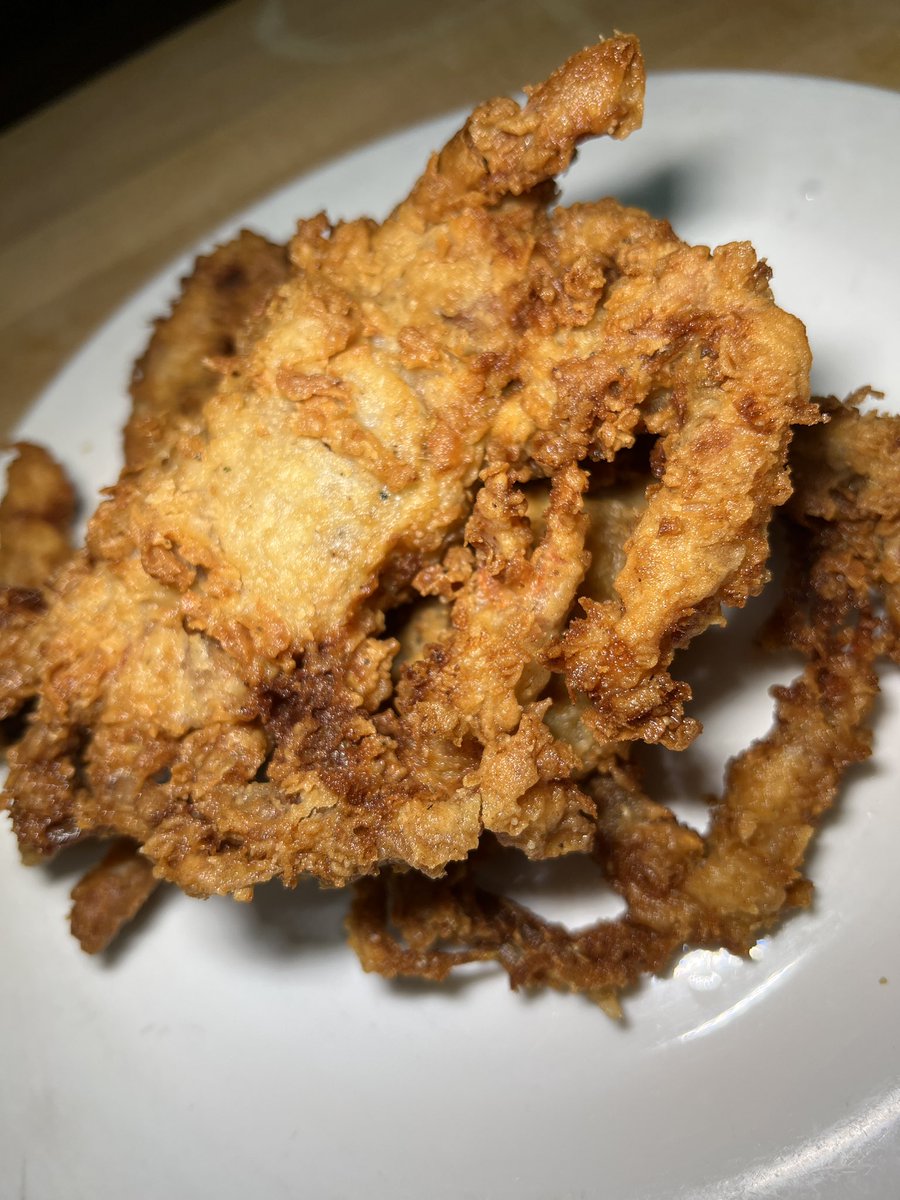 CostasInn's tweet photo. A very satisfying stack of soft shells! #costasinn #baltimoreeats #baltimorefoodies #visitbaltimore #instafood #eeeeats #forkyeah #tryitordiet #tastyfood https://t.co/grSFz7r8bJ