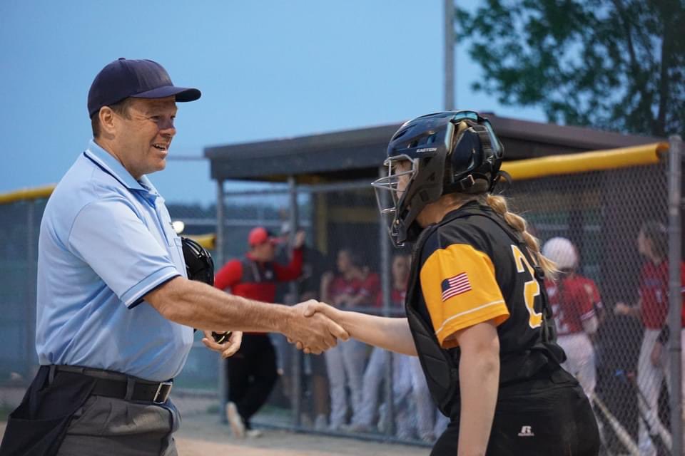 CpuSoftball's tweet photo. True respect on both ends of this pic. Always good to see. (Photo cred Jen Crowley) https://t.co/t4MSFVNB37