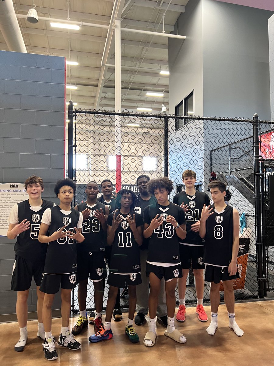 nateraub's tweet photo. Great weekend at Prep Hoops Rumble In the Rapids.  Went  4-0, nice work fellas!   ⁦@defmindedPray⁩ ⁦@PrepHoopsIL⁩ ⁦@scottybscout⁩ ⁦@PaytonHoops⁩ #phrumbleintherapids https://t.co/M9QuGo3YR7