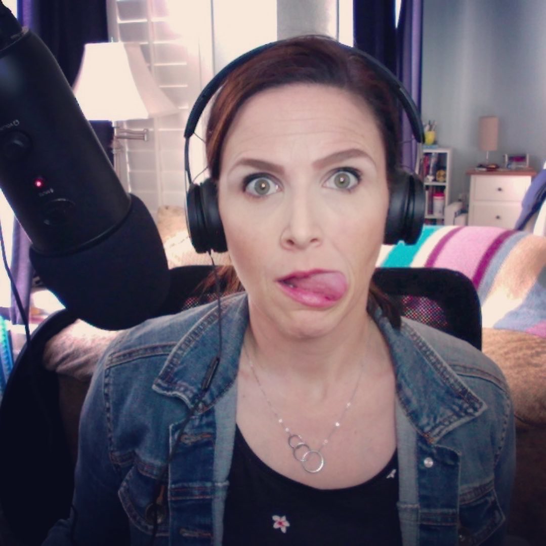 TeeMcMobley's tweet photo. Watching the new YouTube channel for @SciShowTangents makes me feel like I’m on a fun Zoom call (if that’s possible) with nerdy like-minded people that don’t make me feel extra for my mic and headphones setup. #complexly https://t.co/xgkRuxCyNV