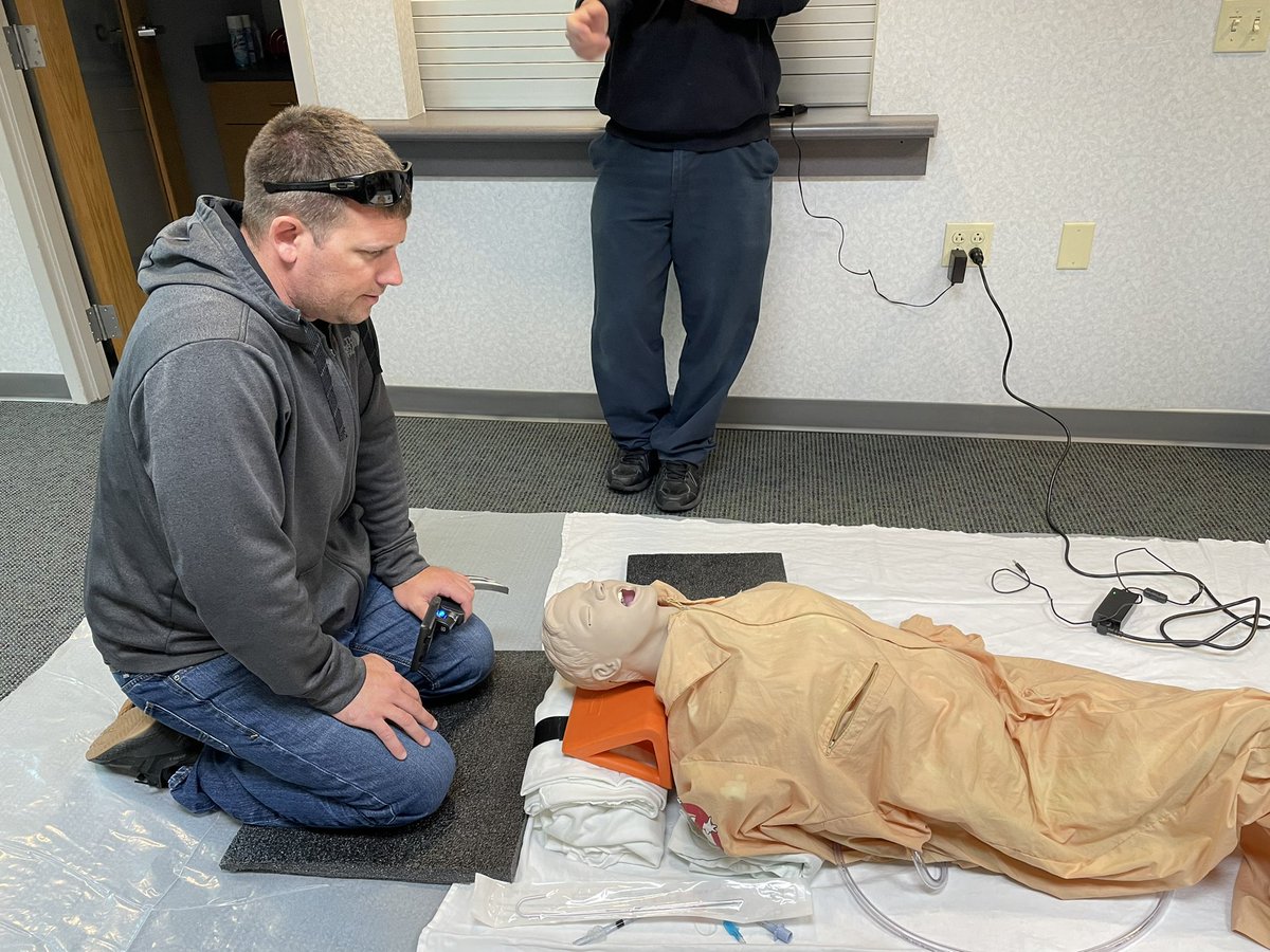 jducanto's tweet photo. #SALADsimulation with #PewaukeeEMS examining the contribution of the #CPRPillow to patient positioning during ground CPR and airway management @CprpLlc @tbouthillet @ProdigyEMS @DrJeffJarvis @FOAMfrat @PittEMSDocs @EMS1 @NYCEMSwatch @hp_ems @EMSWorldOFCL https://t.co/By1m5b4kTm https://t.co/CsT6FQ8gR5