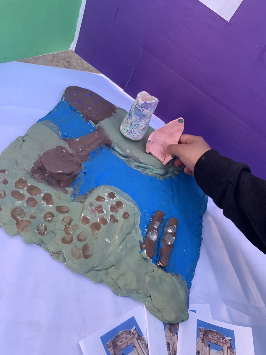 juliemcbAP's tweet photo. So having teachers like this…who engage students…..who involve families….it’s a dream!! #CondorsCan #IsbellMiddleSchool #WeAreSPUSD #SomosSPUSD https://t.co/UU2jriySRK