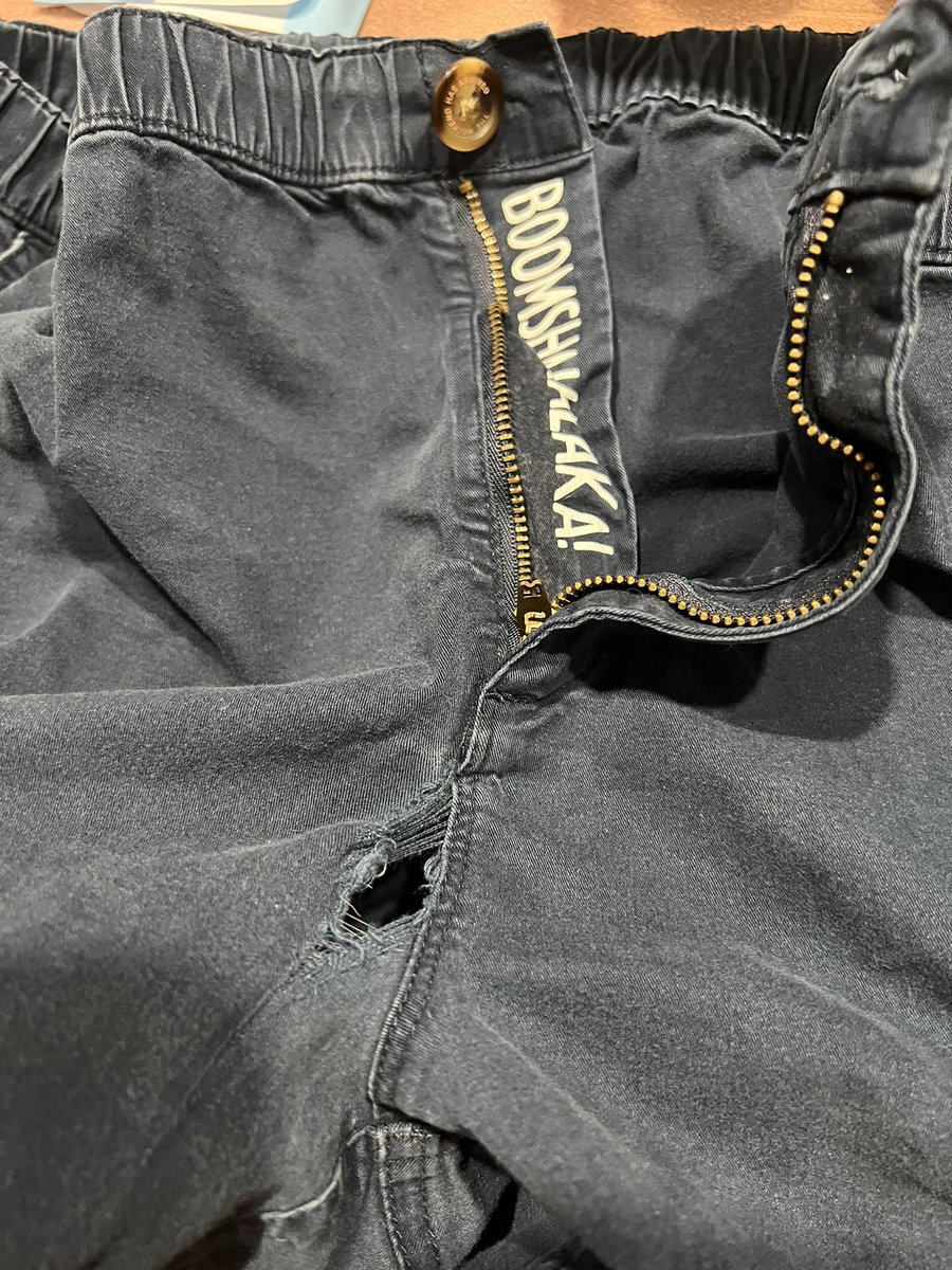 lacerranate's tweet photo. The heartache you feel when your favorite pair of @Chubbies shorts rip before a long sunny weekend 😫😫😫😫 https://t.co/MTJIDtOvmG