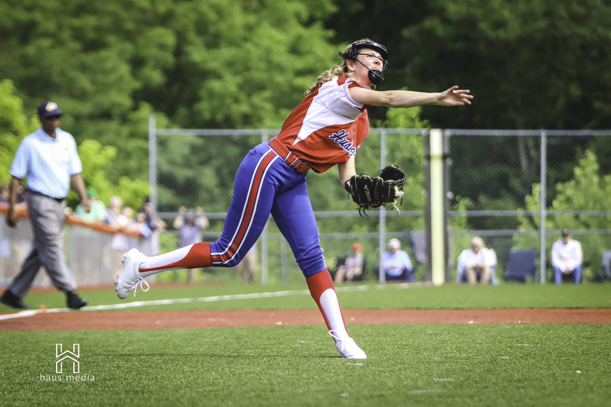 haus_media's tweet photo. @Softball_Hoover #DefendingChamps 

#WVPrepSB 🥎

@wvssac WV State Softball Tournament https://t.co/f5YcbSsaEo