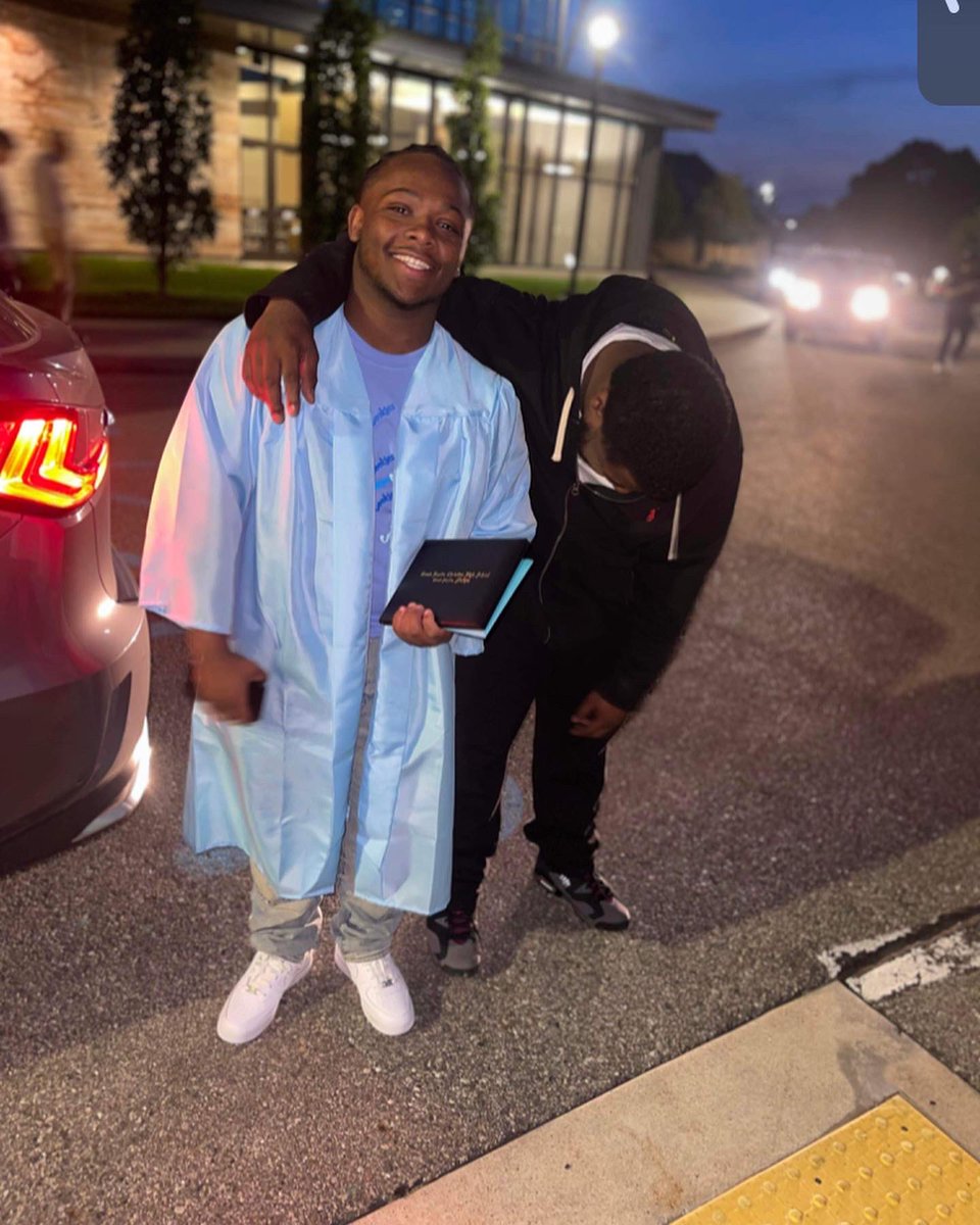 ElliottKanye's tweet photo. They always ask me why i go so hard Whats my motive it’s ma baby girl 💕 baby we did it 💯

#out ‘22 https://t.co/M8eNWaL8jE