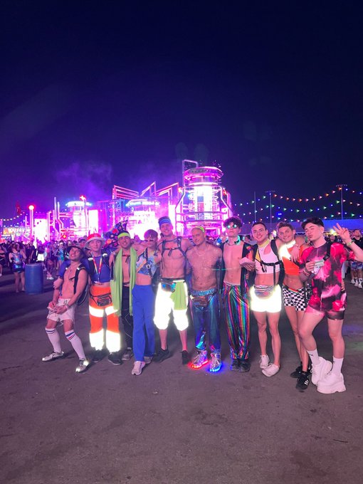 It was such a great weekend!! Met new friends and vibe with best friends!! Thanks #EDCLV2022 for a great<a href="/tag/edclv2022"class="tags"><span>#edclv2022</span></a>