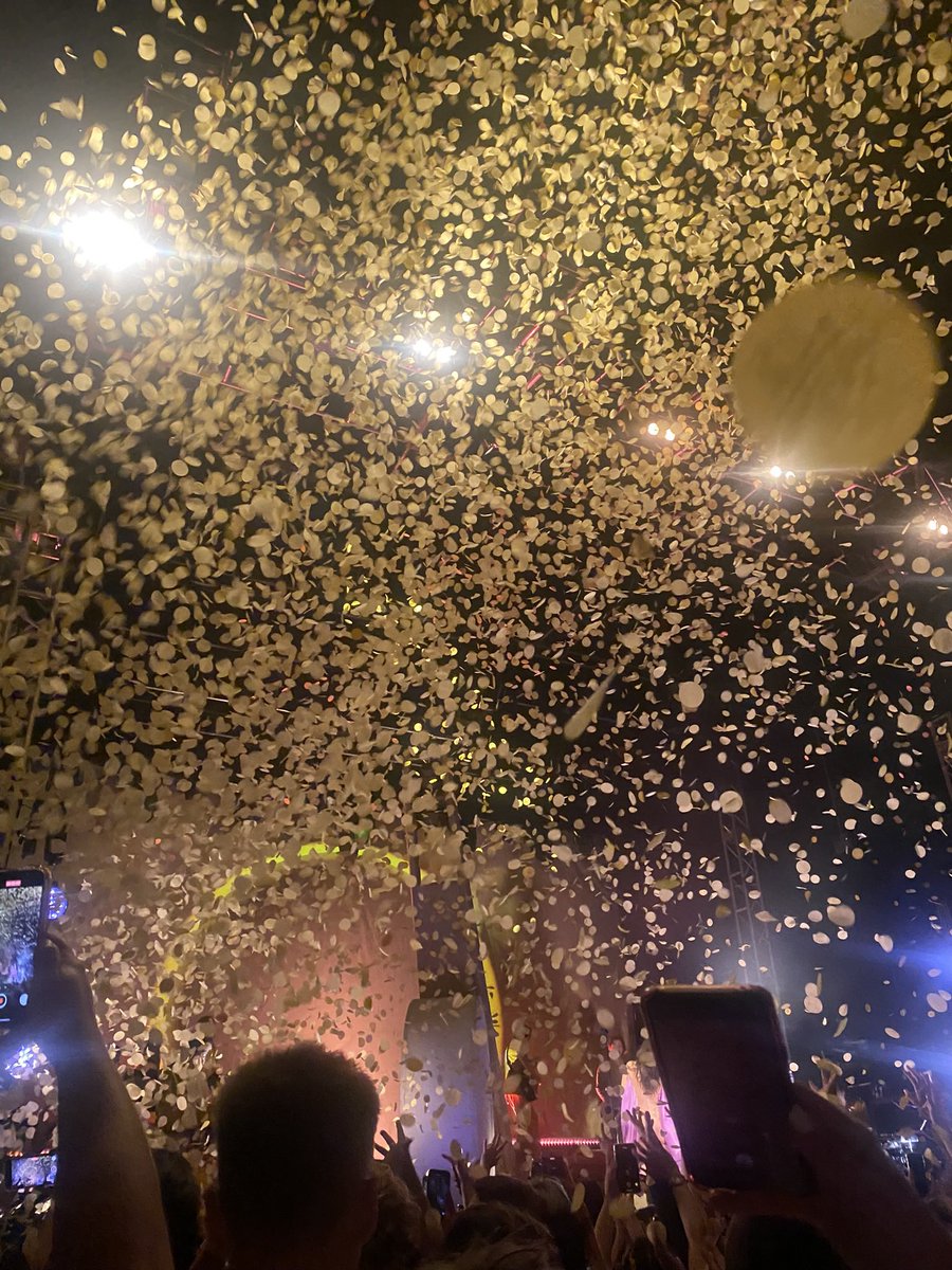 ___rubee's tweet image. Seeing Lorde is a transformative experience #lorde #SolarPowerTour #lordeleeds