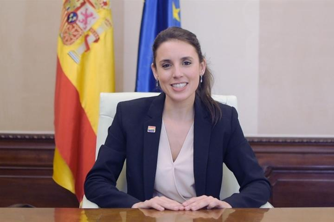 Encuestando's tweet photo. 📊 ¿Consideras que el Ministerio de Igualdad que dirige Irene Montero es útil para la sociedad?

🔄 SÍ
❤️ NO https://t.co/CJbGthPUoy