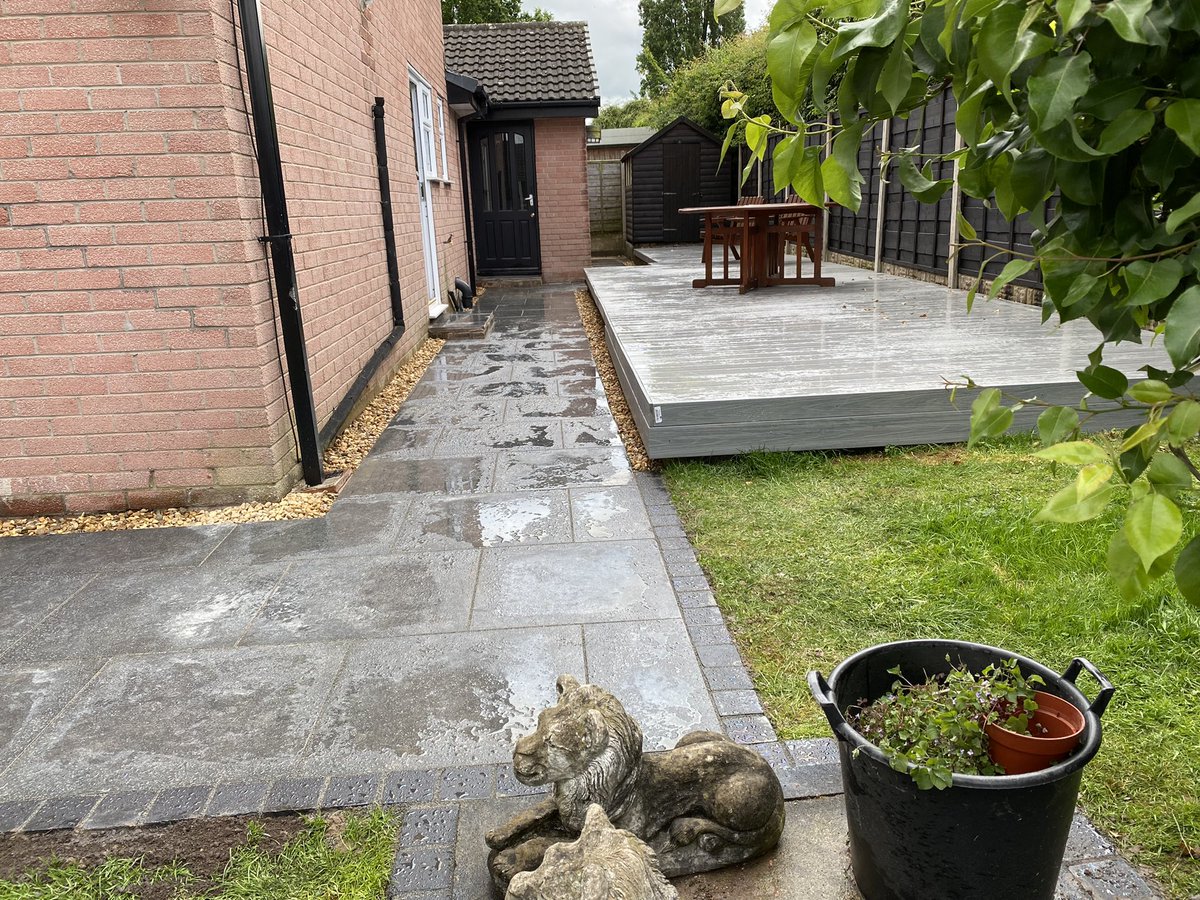 What a difference two weeks can make. A garden refresh for our latest client ready for summer. #chestertweets #chesterhour #chester #cheshire #gardening #hedges #grasscut #northwalessocial @ChesterReTweet