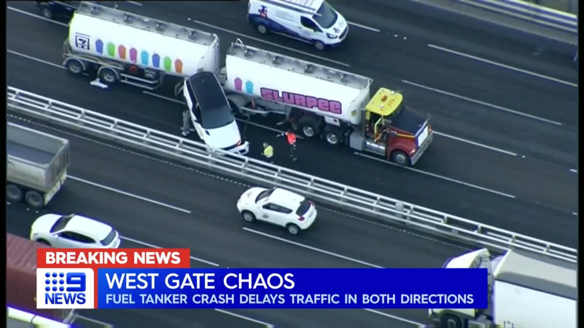 9News Melbourne on Twitter "JUST IN There's chaos on the West Gate