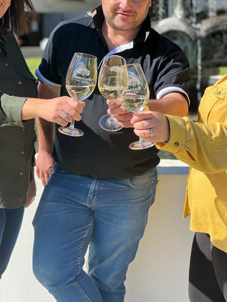 Cheers to #ChardonnayDay! 

Chardonnay is a special part of our winemaking story and our #WinemakersCollection Chardonnay is the perfect white wine to enjoy in autumn, pairing so deliciously with all of our favourite comfort dishes. 

#Swartland #DrinkSouthAfrican
