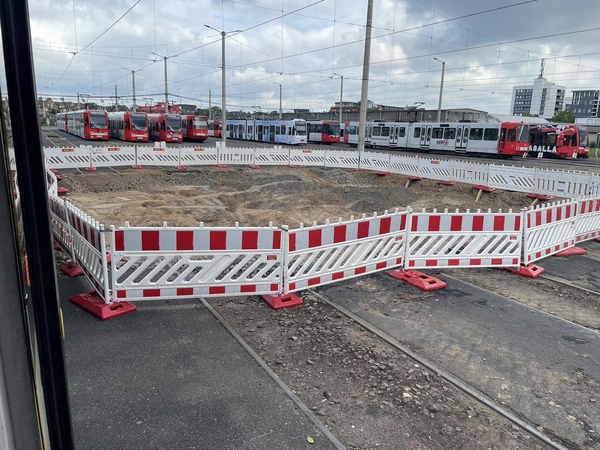 cgnmarc1948's tweet image. Böses, ganz böses Loch, dessen Inhalt für ganz, ganz viel Chaos sorgte #bombenstimmung