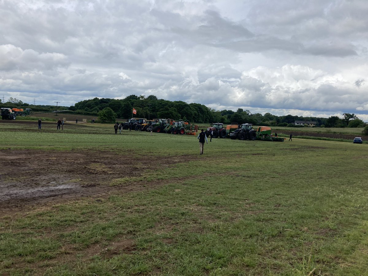 Great day yesterday talking all things soil at #amatechnica 
A very visual soil pit! #SoilHealth