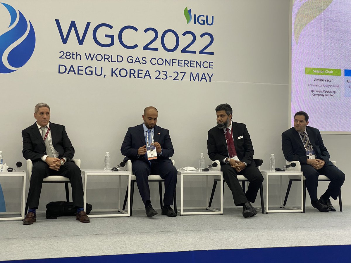 DrAlmatani's tweet photo. An Omani star is shining in WGC2022 in Korea. Amro Alhabsi, a process technologist at @OmanLNG, presented an excellent perspective on the role of technology in driving a greener future. I am so proud of our young Omani engineers, who show a leading role n sustainability. https://t.co/6dP0hX2jR7