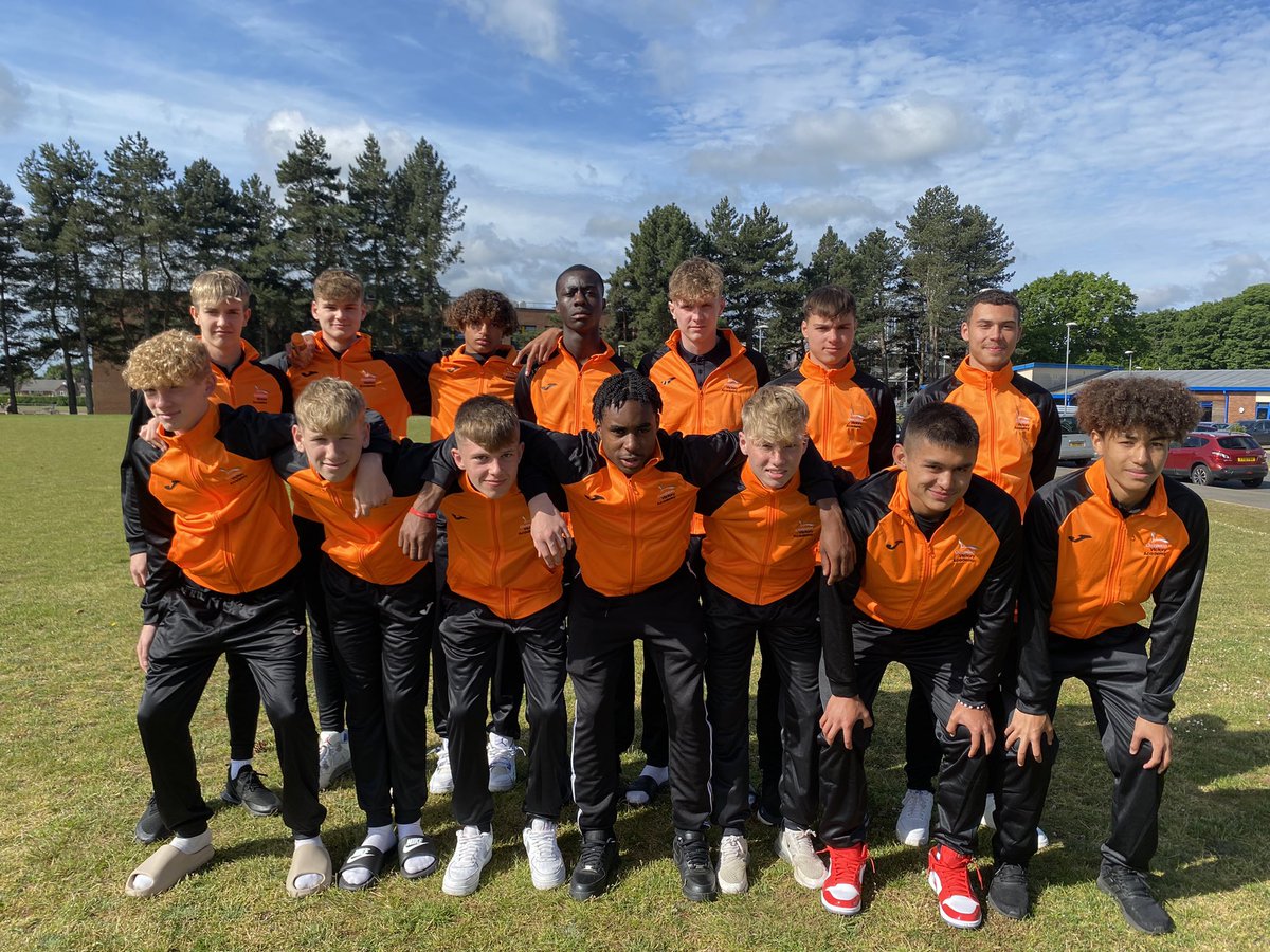 victoryadventur's tweet photo. 🌟🌟OVA come on Year 10 Boys!! National Elite Finals Cup today!!! Bring back the trophy 🏆 @VictoryAcad @VictoryPEDept @OrmistonAcads @oat_pe 🌟🌟 https://t.co/V56CUsxRca