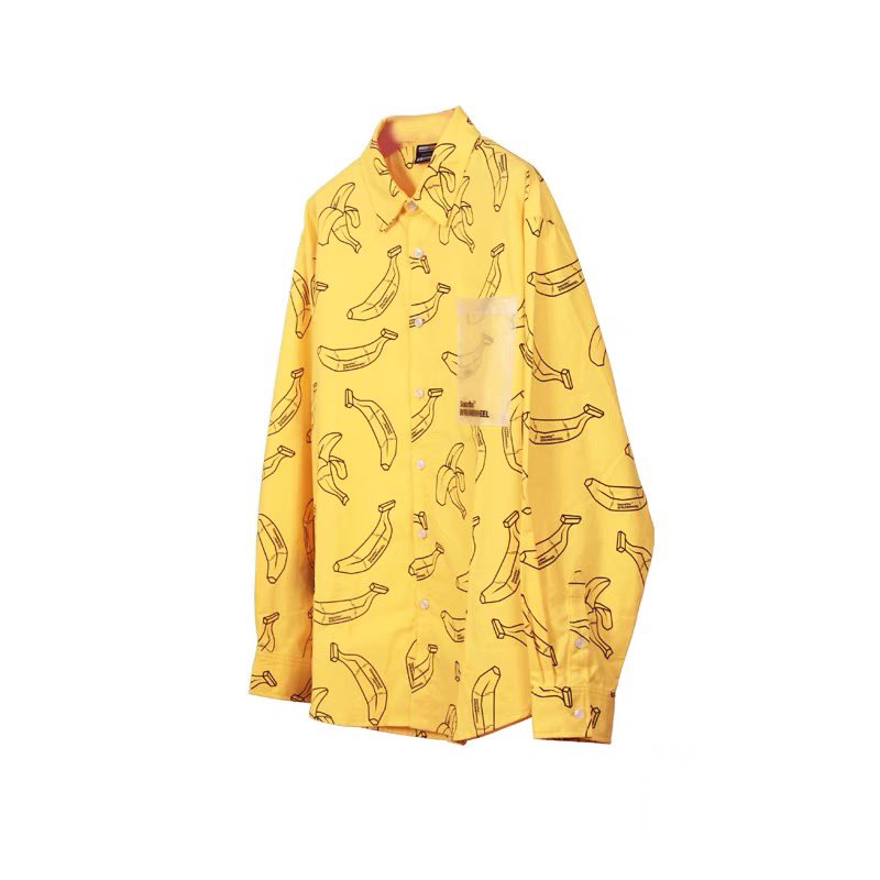 The card front and back design of the Chinese BOY toy designed by UnDeR20.The front is very simple, with the idea of the yellow banana coming from a banana shirt that China BOY's clothing brand had on sale. On the back of the card is a description of the movability of the toy.