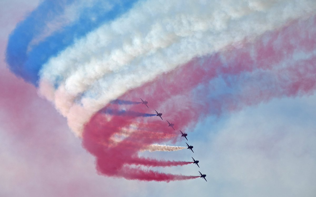 The #RedArrows are all set for the team’s busiest summer for four years. Read more about the season ahead and @RafRed1’s advice on what new formations and shapes to look for in the 2022 display:
raf.mod.uk/display-teams/…