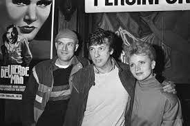 merlinpapin3's tweet photo. Du côté de chez Dave et des Moulins , mon TOP30 des #FilmsHollandais 

5 Exæquo - #LeQuatrièmeHomme de #PaulVerhoeven (1983) avec #JeroenKrabbe #TomHoffman #RenéeSoutendjik #DolfdeVries #HeroMuller #UrsuldeGeer

@FredOL69007 @tbarnaud @tbarnaud https://t.co/tWuWce6xPT