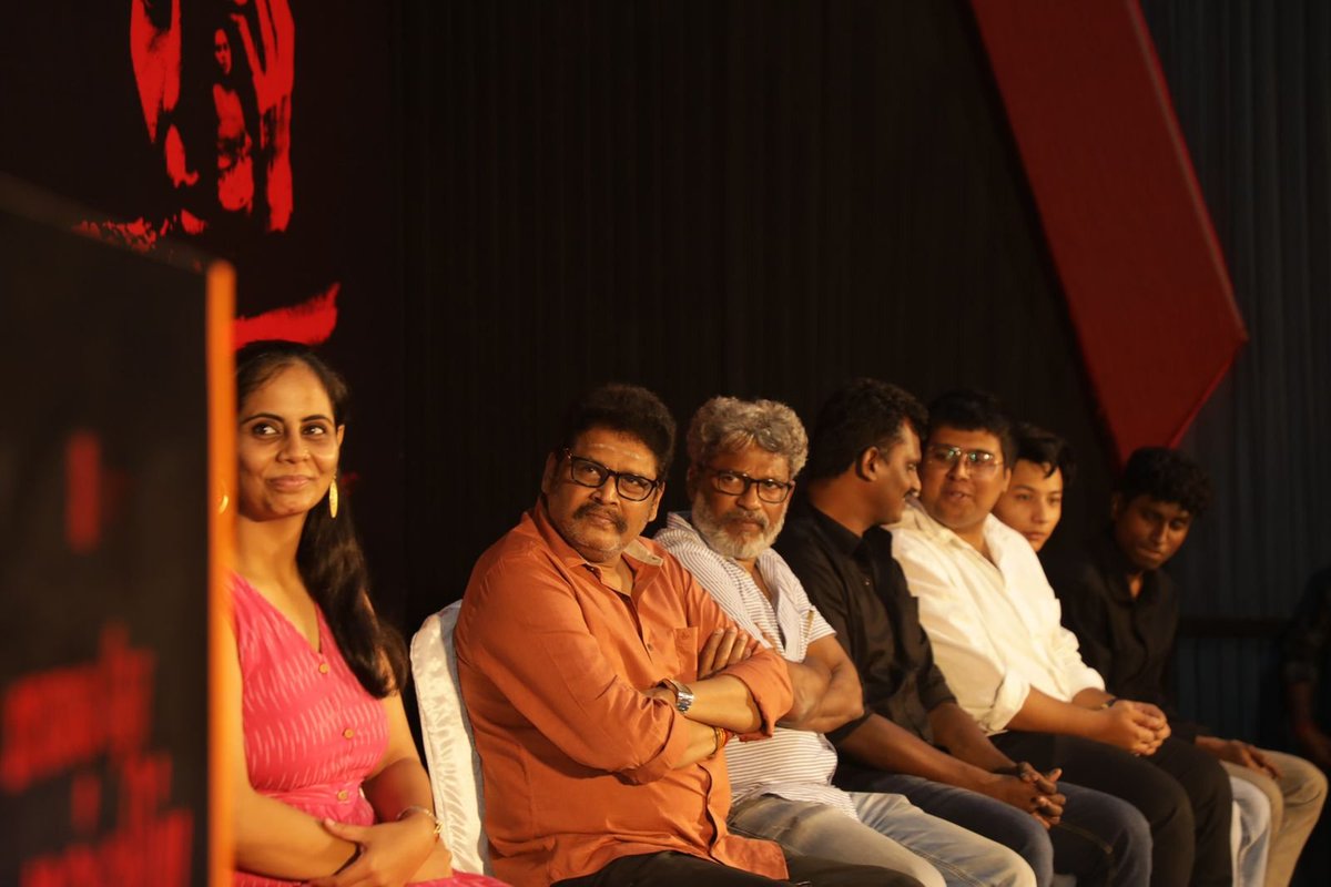 pesumcinema's tweet photo. #Maalaineramalipoo
#MNMPTrailer #மாலைநேரமல்லிப்பூ

நினைத்துப் பார்க்க முடியாத சப்ஜெக்டை 21 வயதில் எடுத்திருக்கிறார் இயக்குநர் சஞ்சய் நாராயணன் - இயக்குநர் வசந்த் பேச்சு
https://t.co/7WyIYI8qDuநினைத்துப்-பார்க்க-முடிய/
@sanjay24N @AnEFMProduction
@VinithraMenon @joshwanth_ https://t.co/vDxKwVpRuW