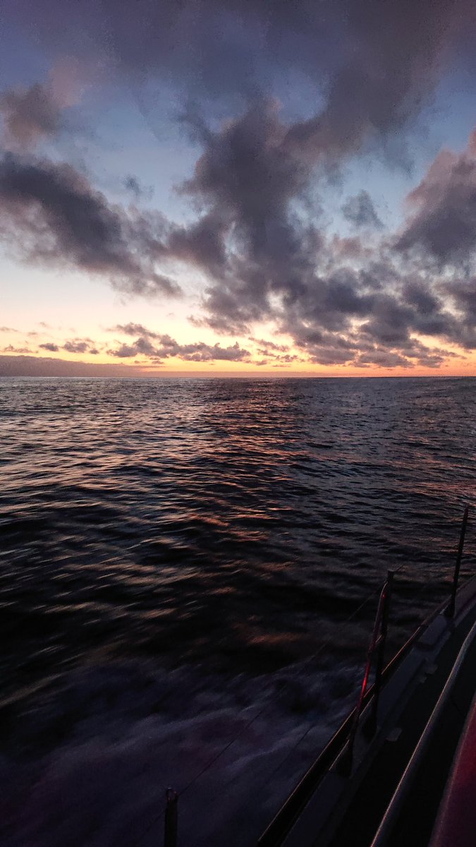 A fresh and clear morning with a calm, empty horizon - what more could you ask for?

@HMS_Pursuer
#DashingHome 
#CFSoverseas2022