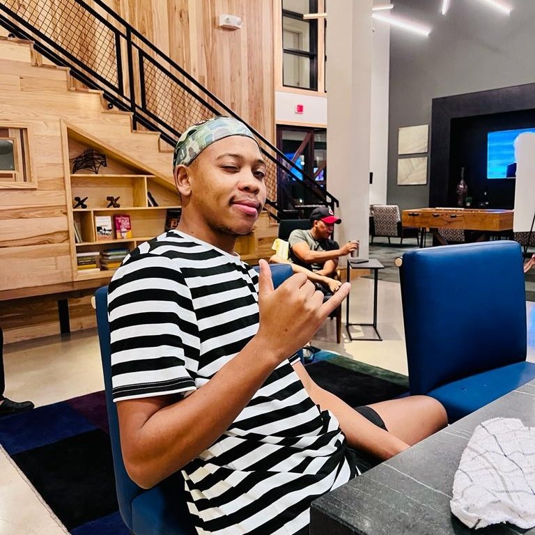 NkululekoxMsane's tweet photo. #NewProfilePic https://t.co/SSR2XhjOEv