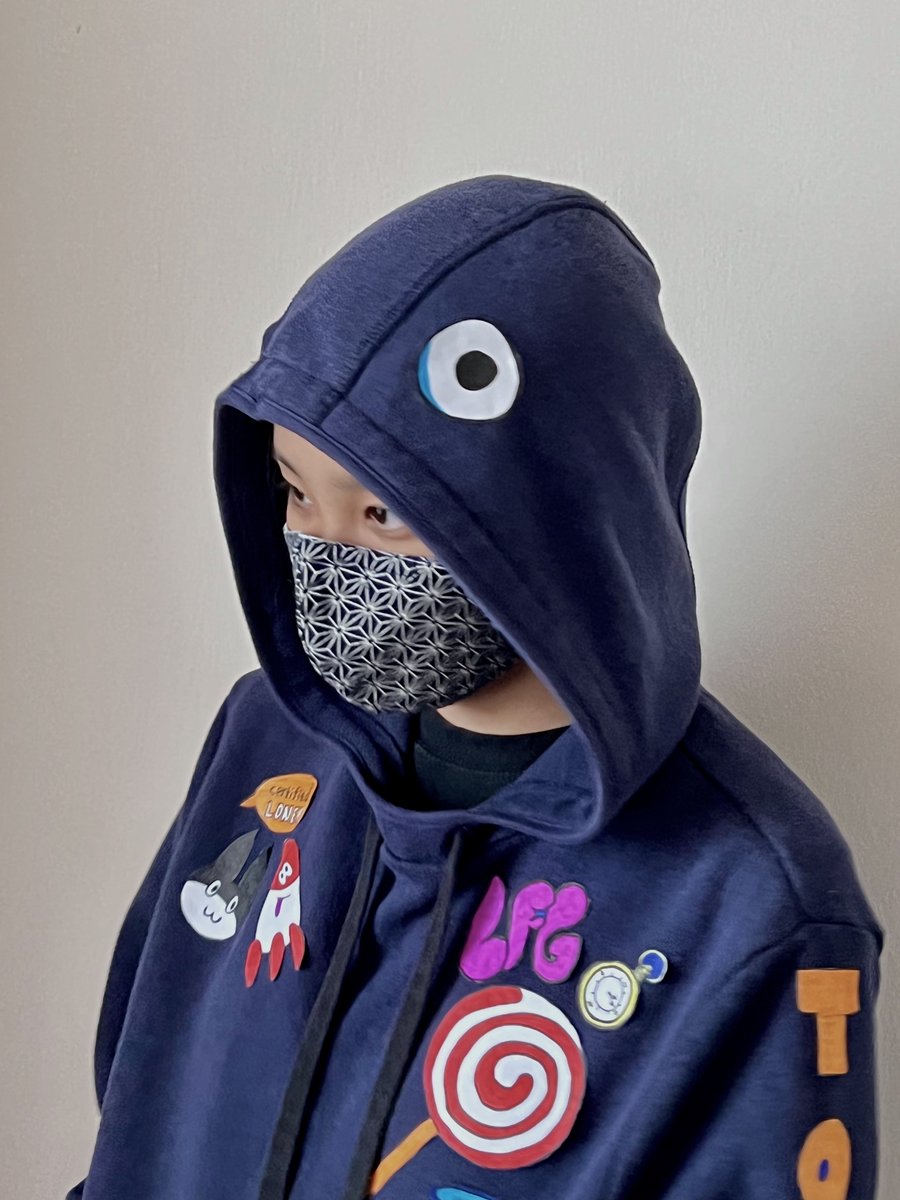 maenftZ's tweet photo. i ain't into no cosplay so i did a spinoff for @LonelyPopNFT 's fashion show contest!

maybe a cute merch like this would be lit <3
or maybe if you guys sell like badges for us to put on our pieces of clothing that would be cute too. 

(brows aren't it today)
#LonelyPopFashion https://t.co/lJaOJBS2zF