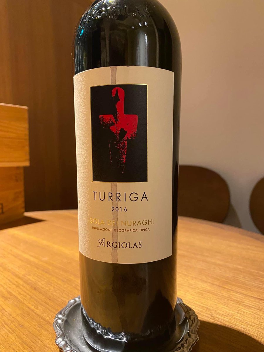 TavMarPo's tweet photo. Argiolas / Turriga 2016
とっても艶っぽい赤ワイン。
コンディションも最高でした🍷
ロゼールの仔羊と合わせて、、、
#トゥリガー
#turrgga
#アルジオラス
#argiolas
#イタリアワイン
#ワイン好きの集う店
#東京イタリアン
#人形町グルメ https://t.co/zcJik7zhxD