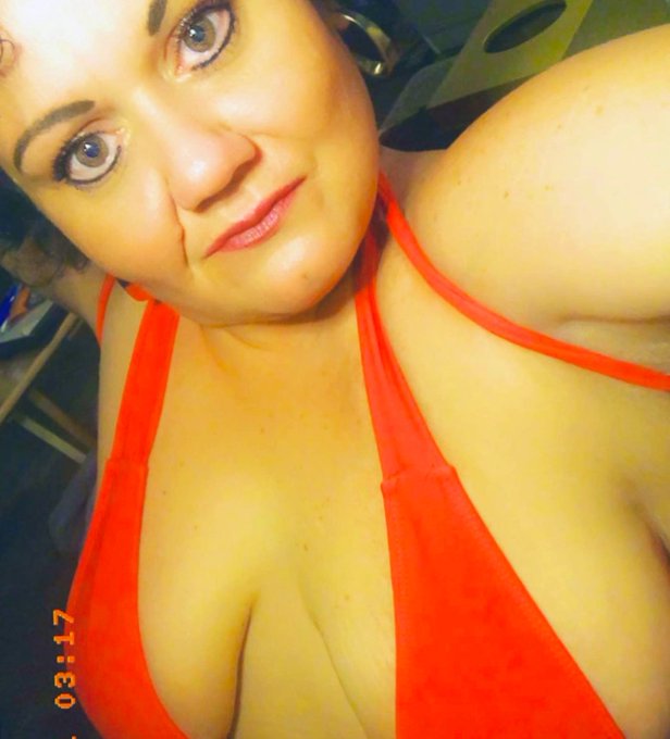 Lady in red&hellip; https://t.co/2mq3nyhXHW