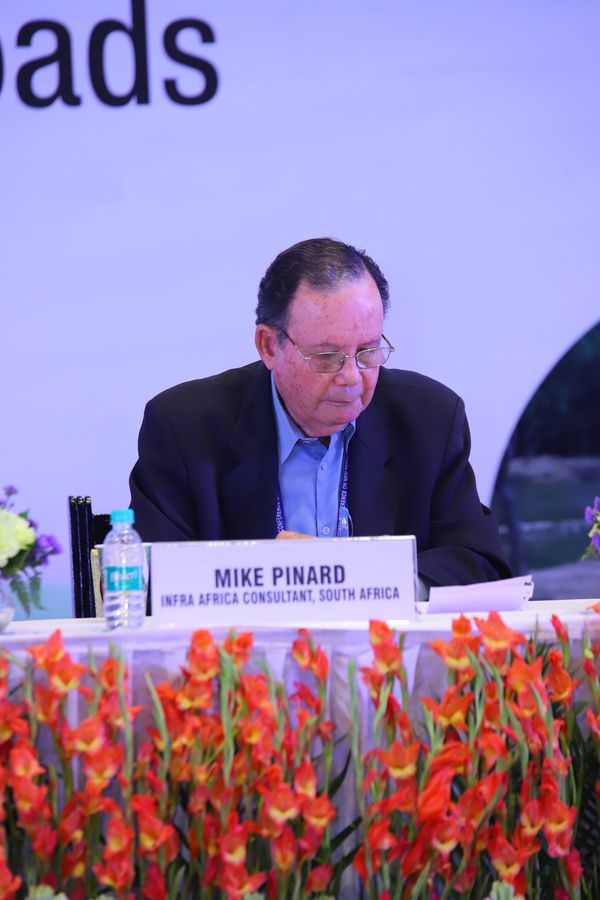 PMGSY_NRRDA's tweet photo. Mr. Mike Pinard, Infra Africa Consultant, South Africa , delivered technical lecture on International Best Practices in the Provision of Low Volume Roads at International Conference on New Technologies &amp; Innovations in Rural Roads. #PMGSY #ruralroadsconference @MoRD_GoI https://t.co/rqCUEd4b02