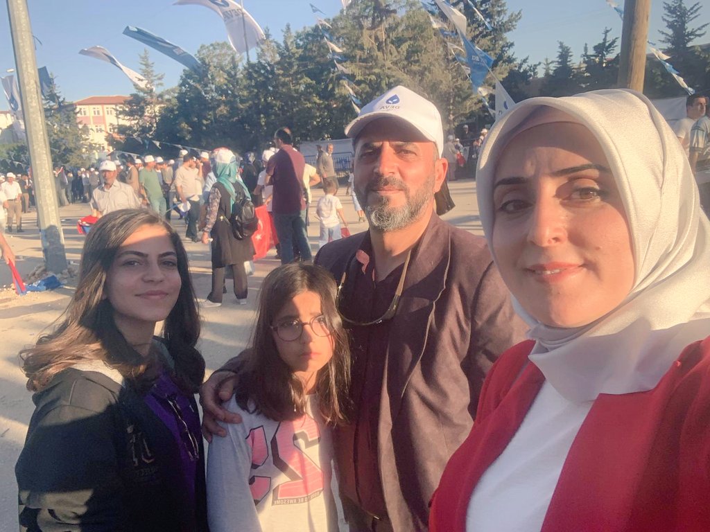 MhgMihrican's tweet photo. Herkesin Derdine Deva Olmaya Çalışan, Adaletten Ödün Vermeyen DEVA Ailesine Çekirdekten Devalı Yetiştiriyoruz.
@alibabacan 
@IhsanMerdanoglu 
@erginsadullah 
@ikramDincer 
@CihanUlsen 
@mesutyuksel21 
@GAFUR0621
Prenses sonunda amacına ulaştı genel başkanımızı en yakında gördü.. https://t.co/BjGkCHO18D