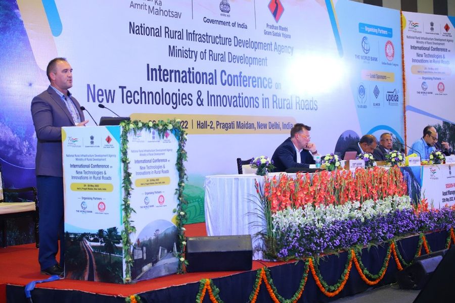 PMGSY_NRRDA's tweet photo. Dr. Ian Greenwood, Asset Management Expert , New Zealand delivered technical lecture on “Road Asset Management for Rural Roads” at International Conference on New Technologies &amp; Innovations in Rural Roads. #PMGSY #ruralroadsconference @MoRD_GoI @WorldBankIndia @irc_delhi https://t.co/A3EGToVq1b