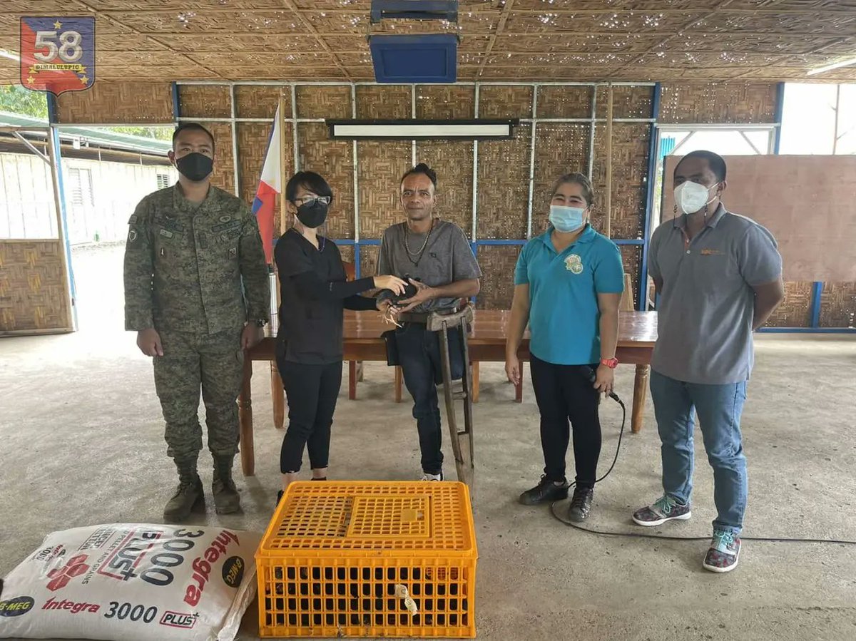 DimalulupigH's tweet photo. The Department of Agriculture, together with the Minergy and the 58IB, facilitated the Turn-over of Chicken Dispersal to the Anlag-Ani Tapukanan Cooperative as the beneficiary, represented by Julio Romania Compas.

#58thInfantryDimalulupigBattalionTroopers 
#AFPyoucanTrust https://t.co/8g9Vyomdwj