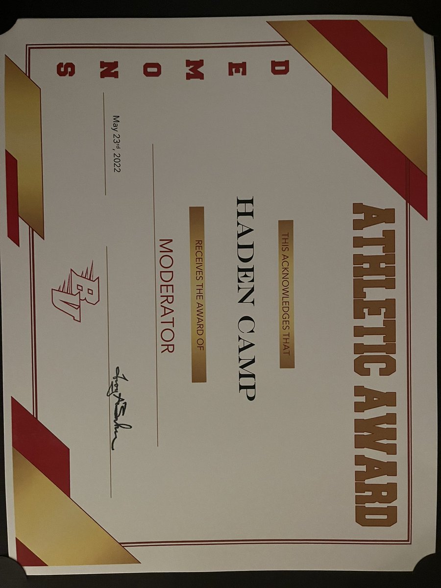 Super happy to have received the moderator award at our Red and White athletic banquet!! <a href="/CoachPerrone/">Coach Perrone (My Recruits)</a>