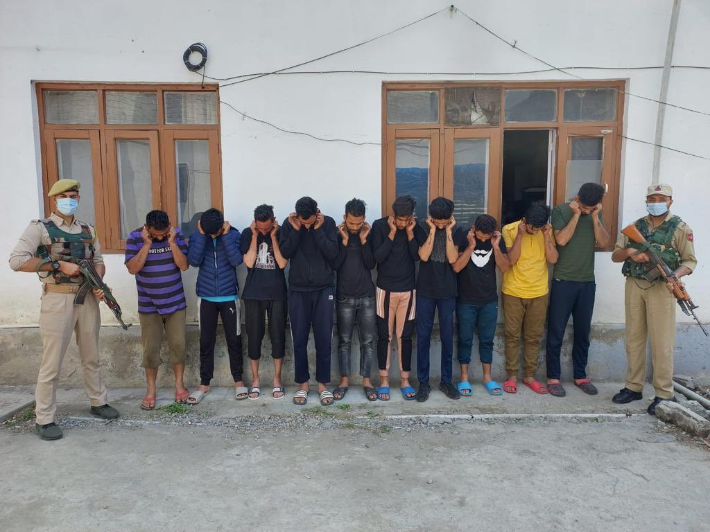 _TheBite's tweet image. #BreakingNews

10 accused arrested so far in anti-national sloganeering &amp;amp; stone pelting outside home of #YasinMalik prior to sentencing in Maisuma yesterday: Srinagar Police