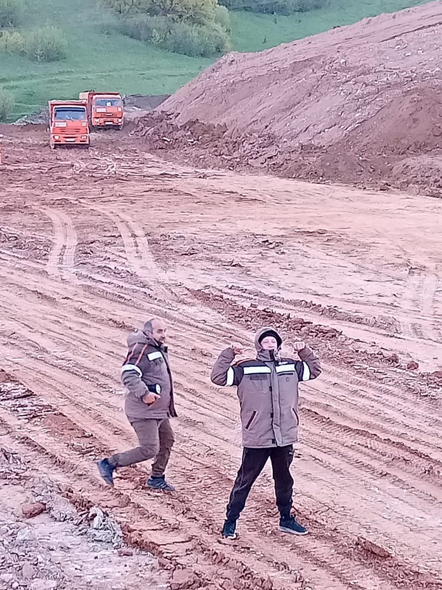 therealartemb's tweet photo. Машина на месте 😂💪🏻 https://t.co/aTvmht42kB