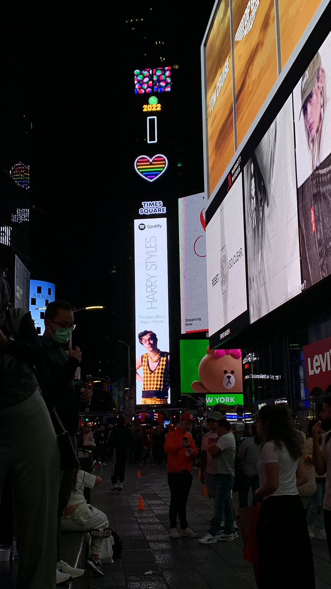 anafan100's tweet photo. Casi todo mi viaje a NY estuvo relacionado a Harry Styles jeje https://t.co/bMXwk8UmiY