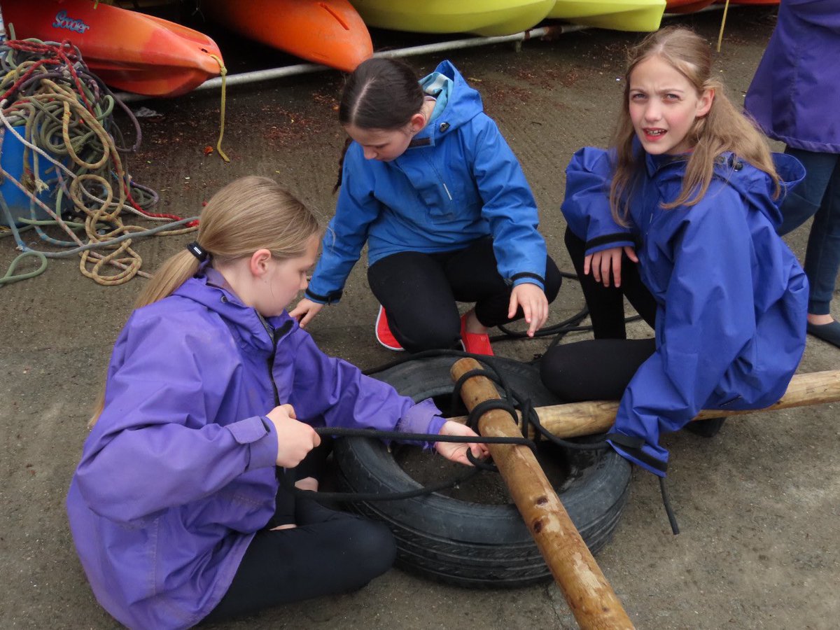 StPhilipsY6B22's tweet photo. Working as a team to build a raft was only the start of the task. Getting the raft in the water and staying on it proved just a bit too tricky! #teamstphilips #stphilipsY6residential https://t.co/WzZXrwk5kM