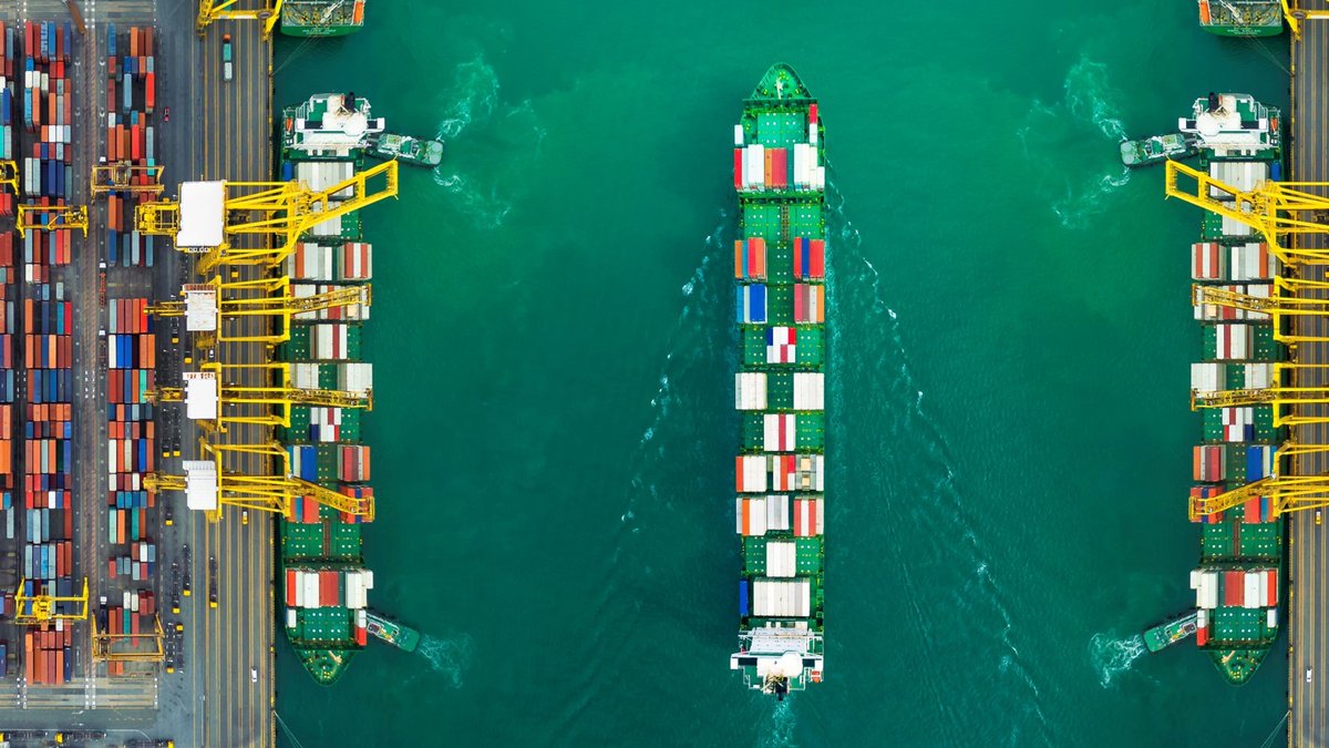 NEWS: The <a href="/LloydsRegister/">Lloyd's Register</a> Maritime Decarbonisation Hub has initiated #TheSilkAlliance partnership with 11 leading cross-supply chain stakeholders to develop a #GreenCorridor Cluster beginning with intra-Asia container trade. More at loom.ly/qe4r9lE #zeroemissionshipping