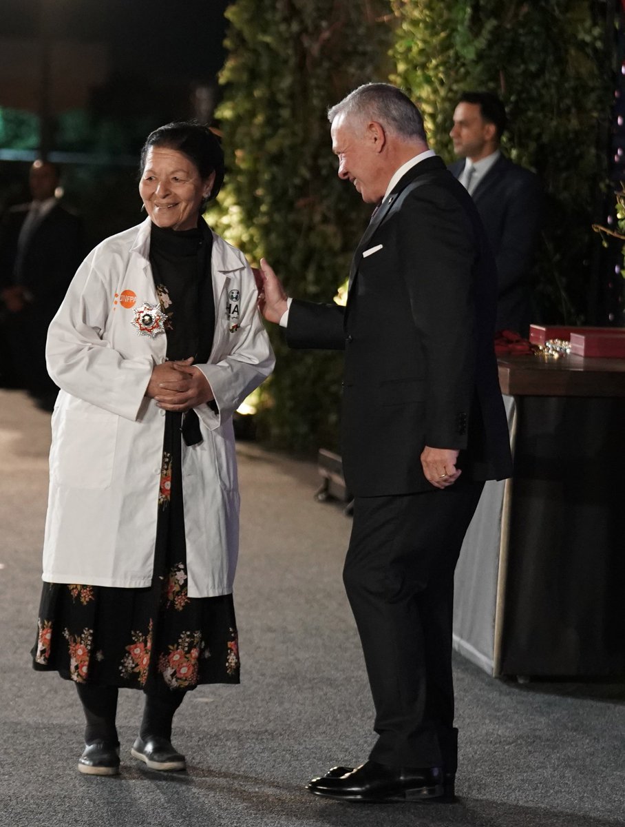 UNFPAJordan's tweet photo. His Majesty King Abdullah II bestows medals on a number of distinguished Jordanian institutions and individuals, in appreciation of their services for the country and its people including #Mama_Munira, the first Midwife in Jordan.
#Independence76 #Jordan https://t.co/WksyvfYMuG