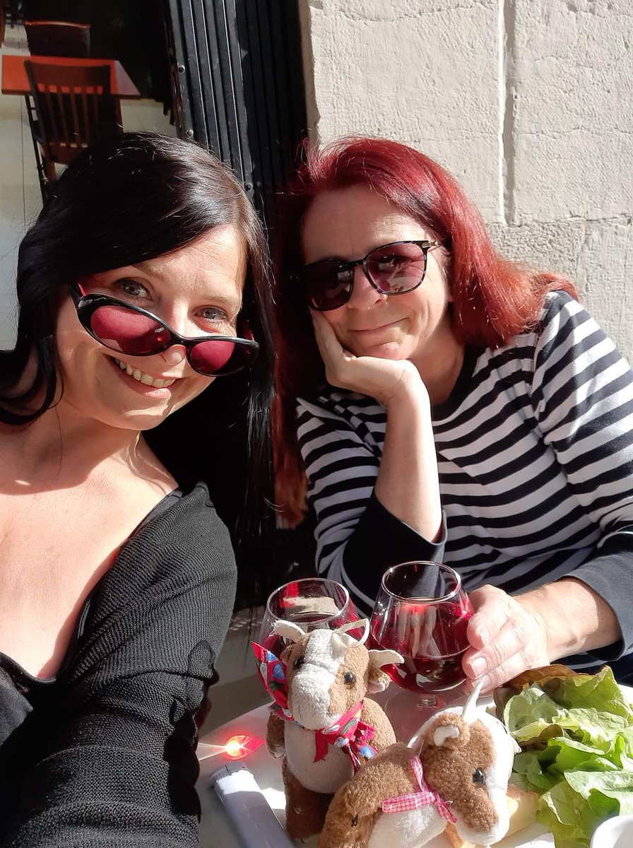 swordchick's tweet image. Back in Dijon after a 3 yr abscence.  The smile on my face says how good it is to be "home"